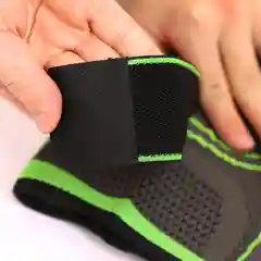 Наколенник эластичный с ремнями