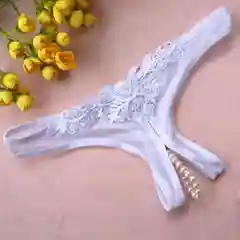 Белый трусики с вырезом