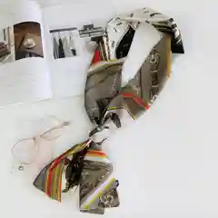 Оливковый шарф шелковый