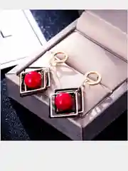 Серьги с красным/белым жемчугом