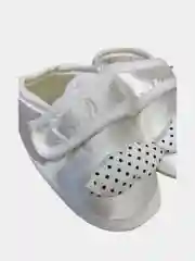 Белый набор подарочный /пинетки /царапки /шапочка (Турция)