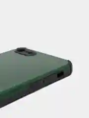Зеленый чехол Iphone