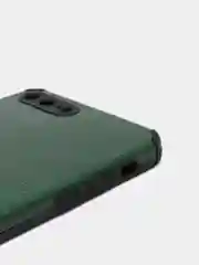 Зеленый чехол Iphone