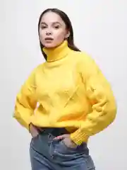 Желтый свитер вязаный женский