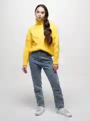 Желтый свитер вязаный женский
