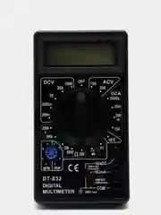 Черный мультиметр цифровой (тестер) DT-832 с звуковой прозвонкой, батарея крона в комплекте
