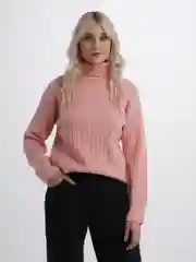 Розовый свитер вязаный женский