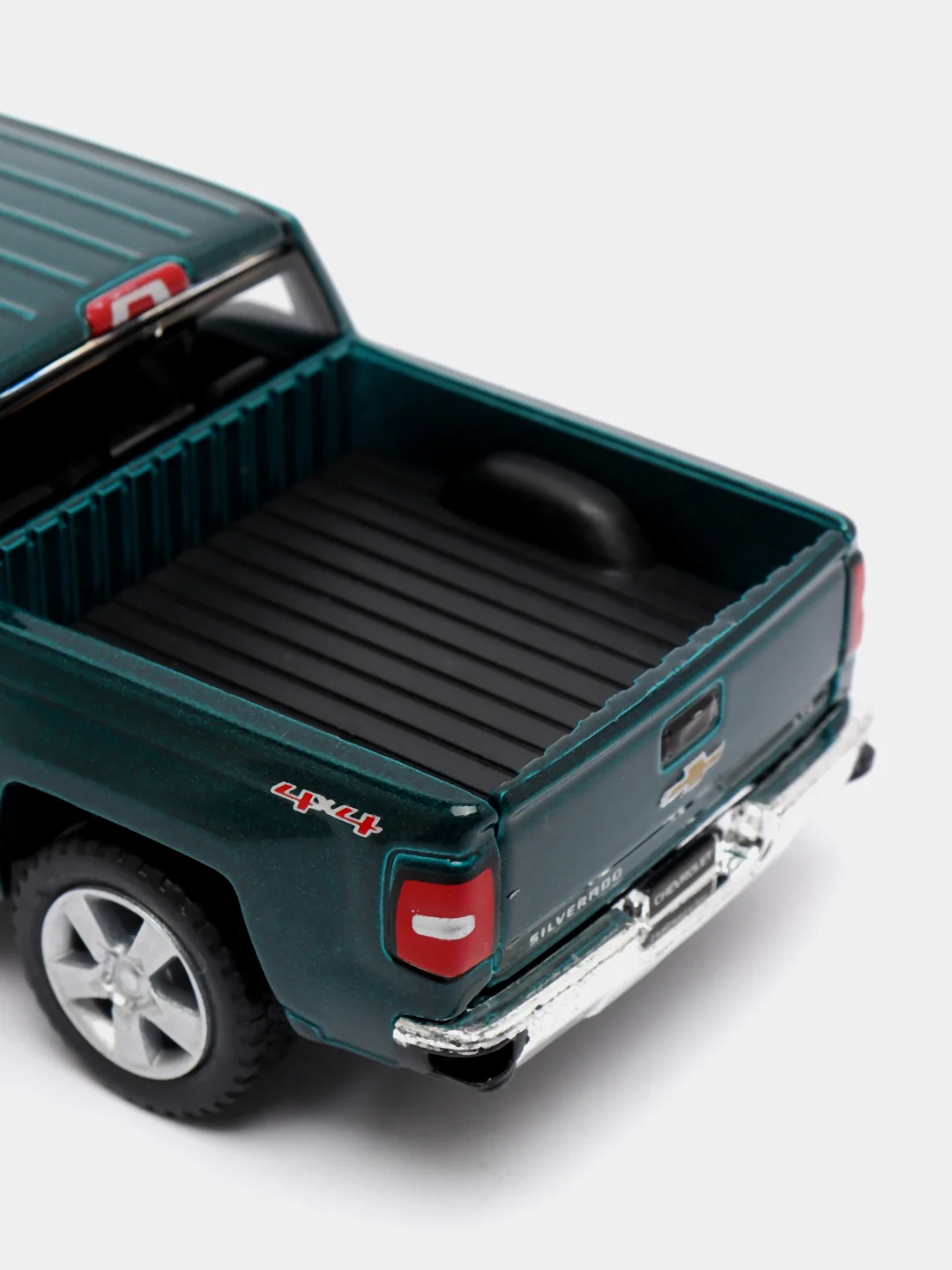 Зеленый металлическая машинка 2014 Chevrolet Silverado KT5381D