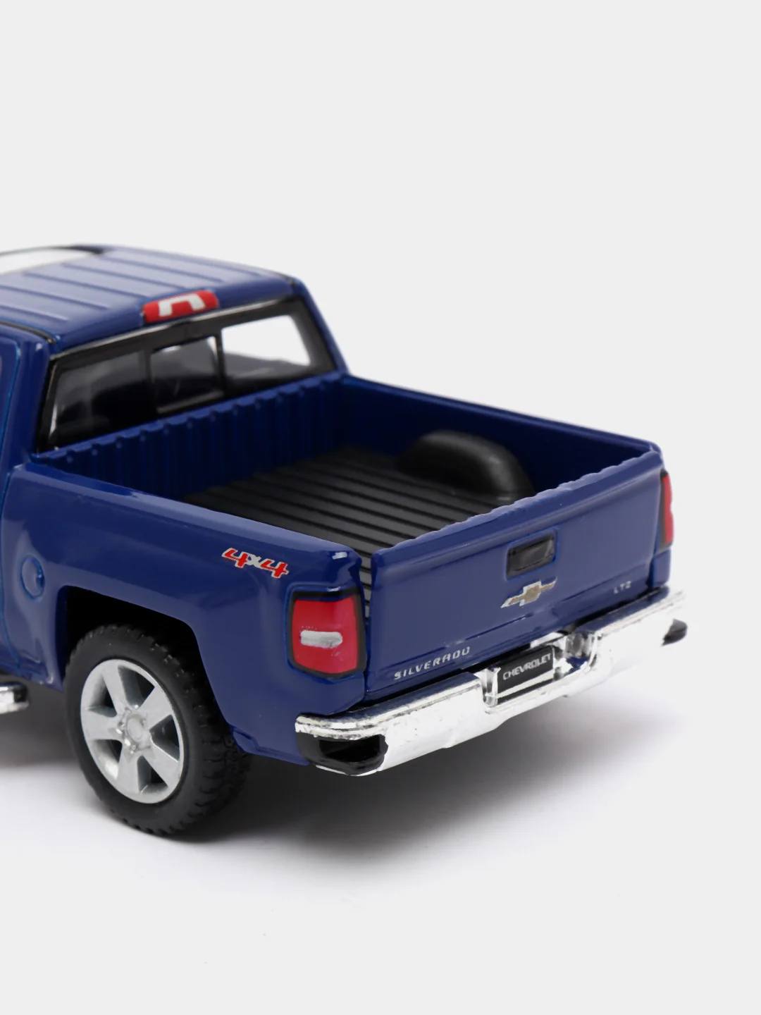 Синий металлическая машинка 2014 Chevrolet Silverado KT5381D