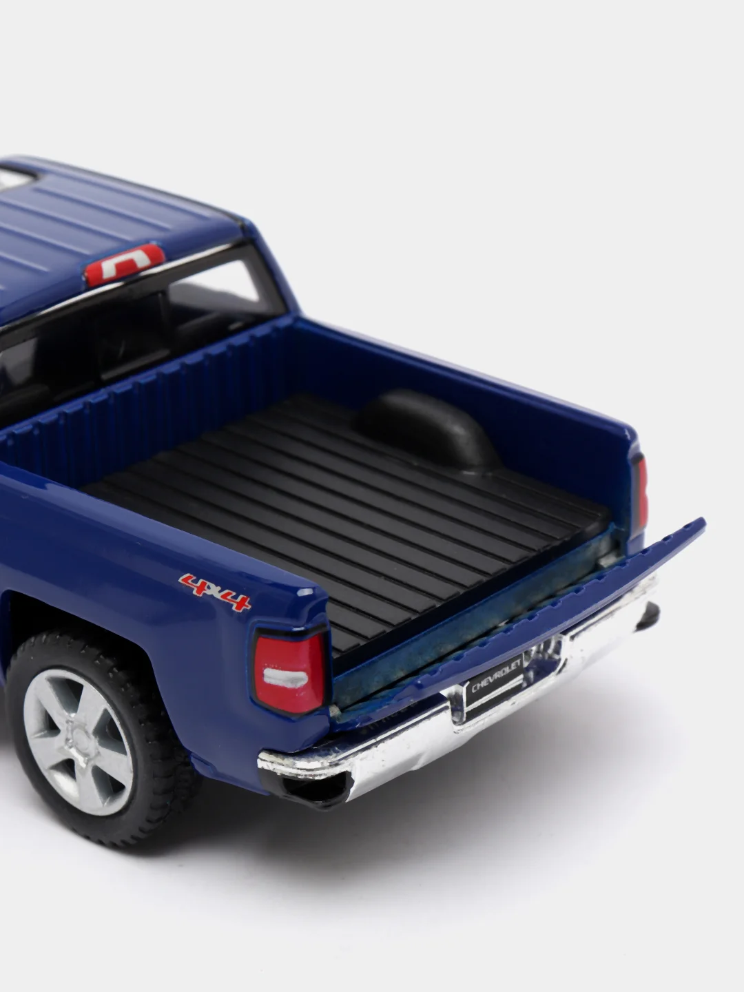 Синий металлическая машинка 2014 Chevrolet Silverado KT5381D