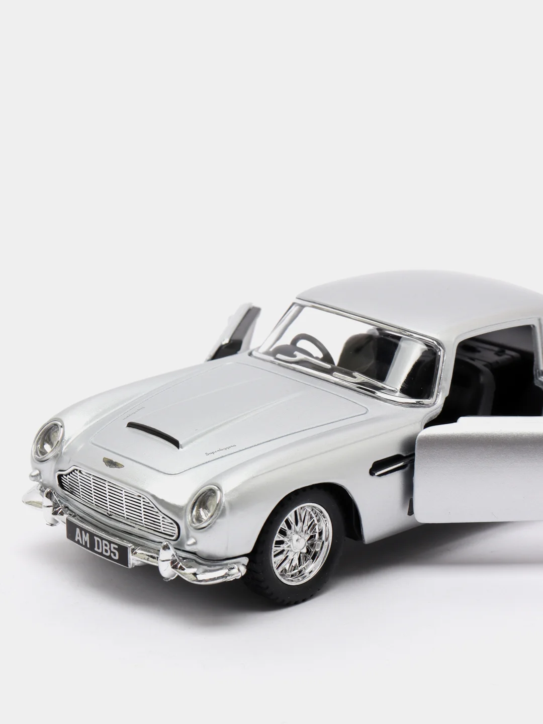Серебряный машинка Aston Martin DB5 металлическая, 1:38 KT5406D