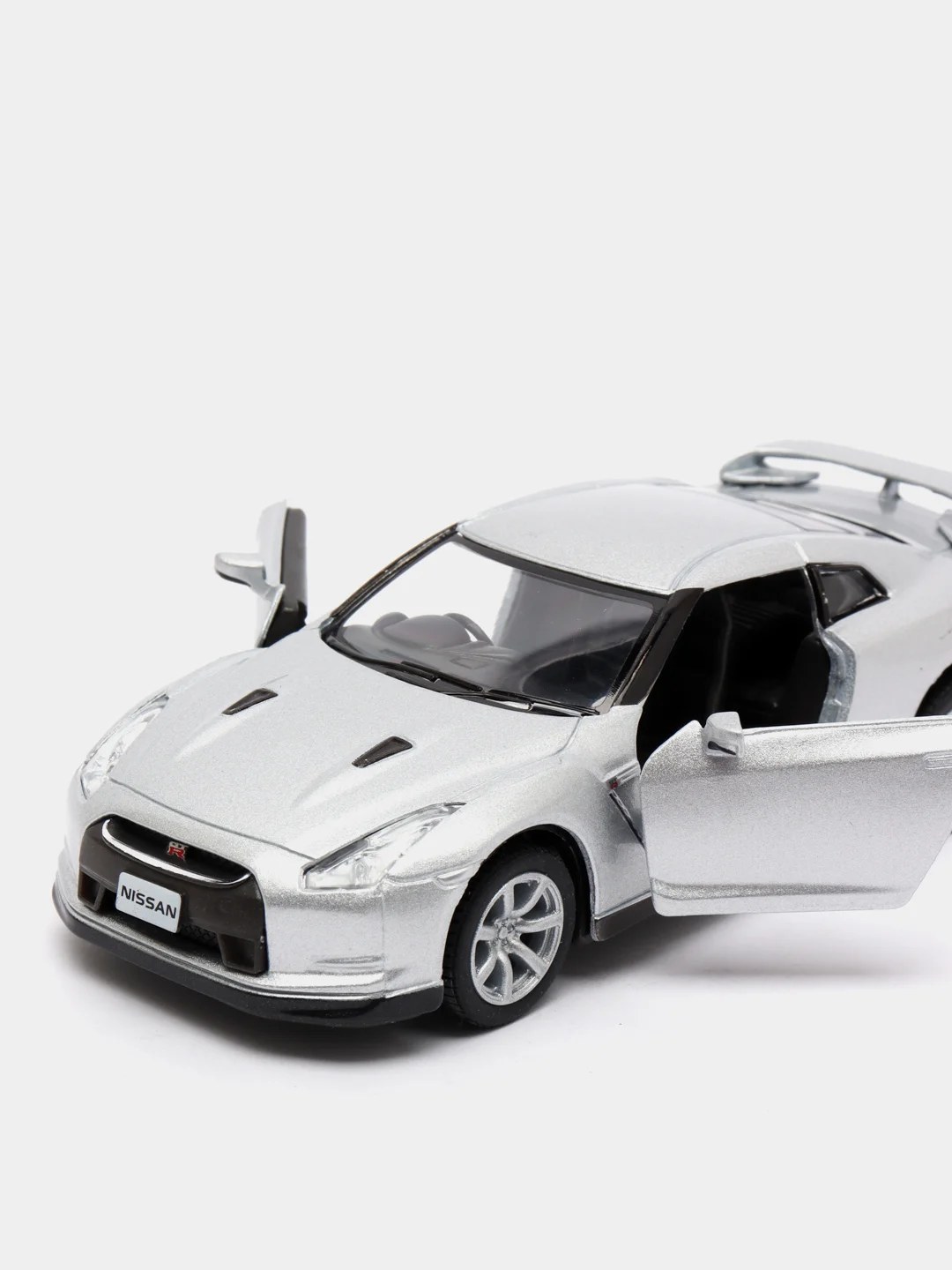 Серебряный металлическая машинка 2009 Nissan GT-R R35 KT5340D