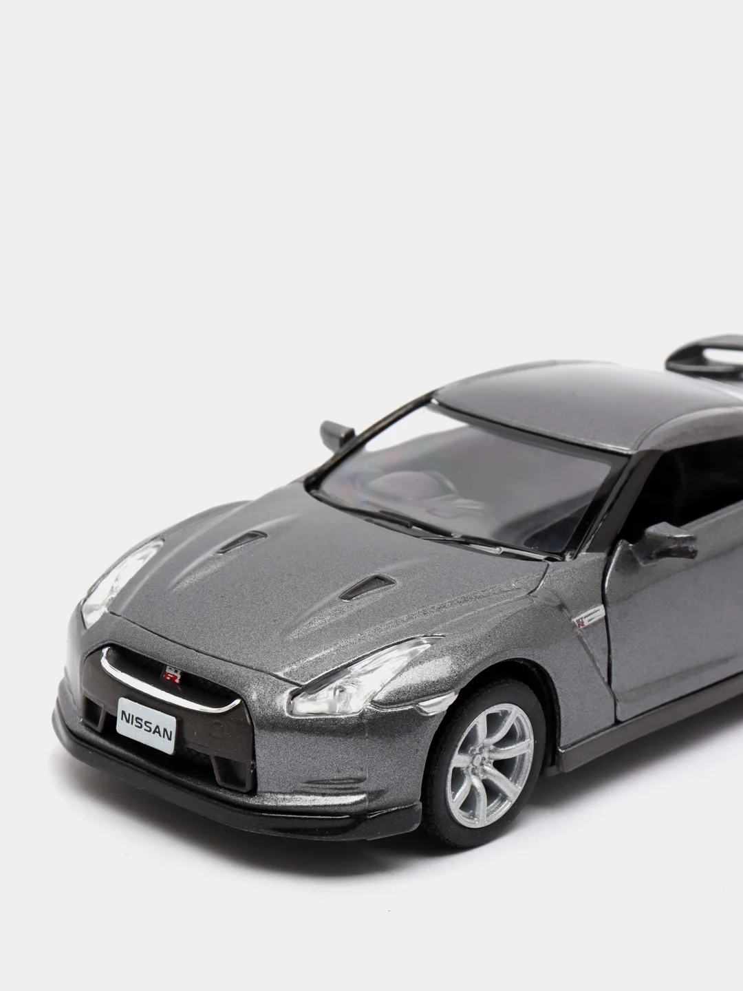 Серый металлическая машинка 2009 Nissan GT-R R35 KT5340D
