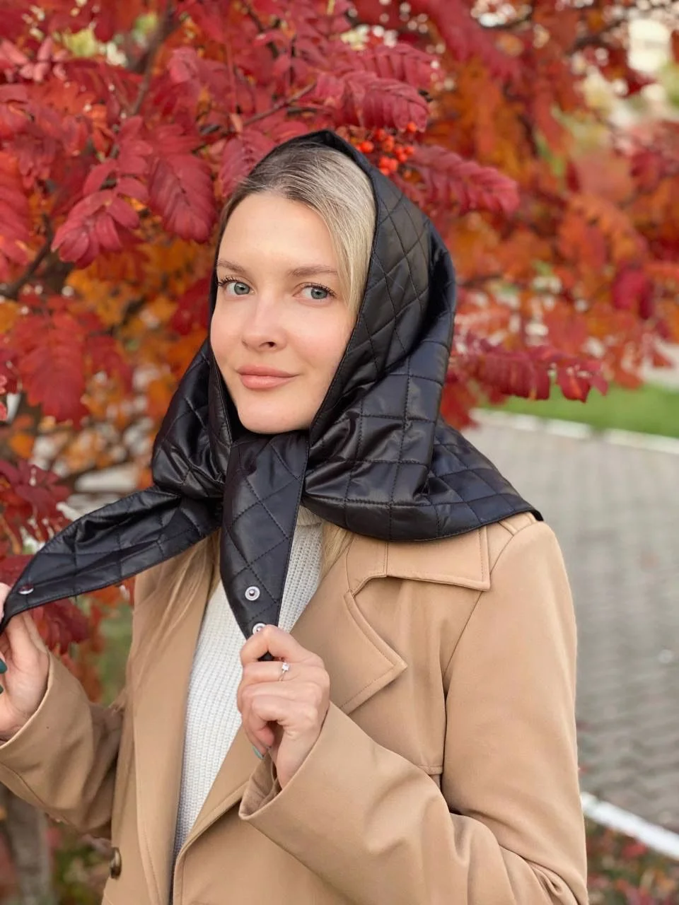 Косынка стеганная, осенняя, женская, капор, шапка