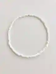 Серый чокер из бисера