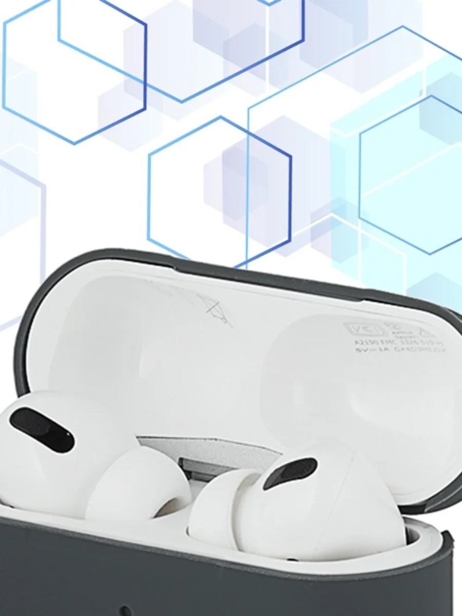 Белый чехол силиконовый для Apple AirPods Pro