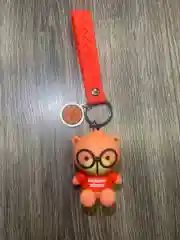 Бежевый брелок для ключей Kitty