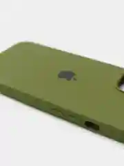 Лесной зеленый чехол Silicone Case для iPhone 13 с закрытым низом