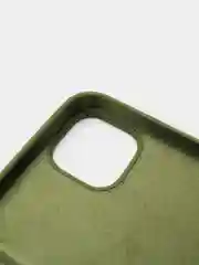 Лесной зеленый чехол Silicone Case для iPhone 13 с закрытым низом