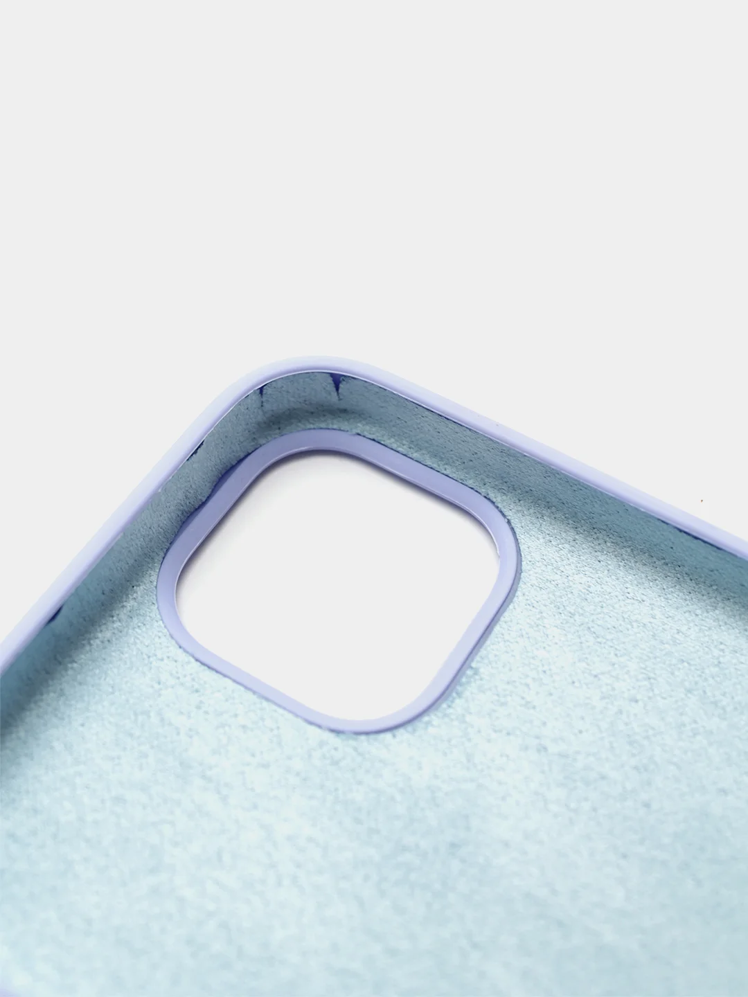 Лавандовый чехол Silicone Case для iPhone 13 с закрытым низом