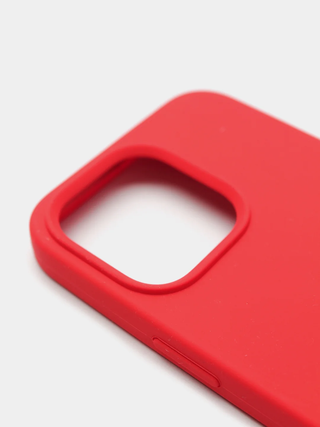 Красный чехол Silicone Case для iPhone 13 Pro с закрытым низом
