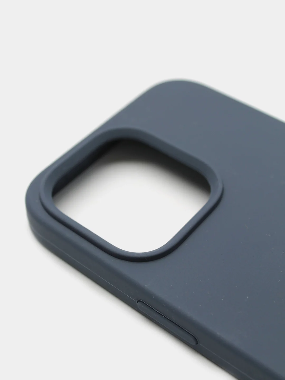Темно-синий чехол Silicone Case для iPhone 13 Pro с закрытым низом