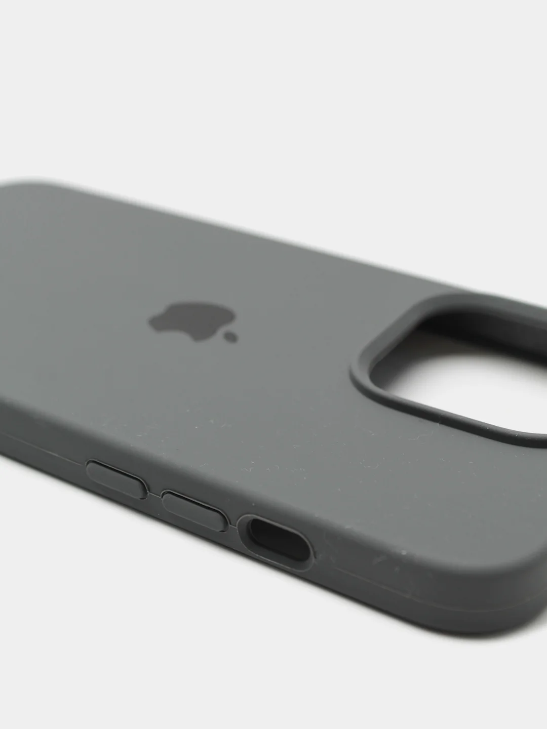 Тёмно-серый чехол Silicone Case для iPhone 13 Pro с закрытым низом