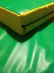 Мат спортивный детский 100 х 100 х 10 см