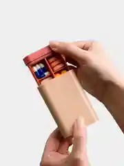 Портативная таблетница для хранения таблеток