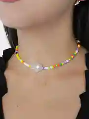 Чокер из цветных  бусин