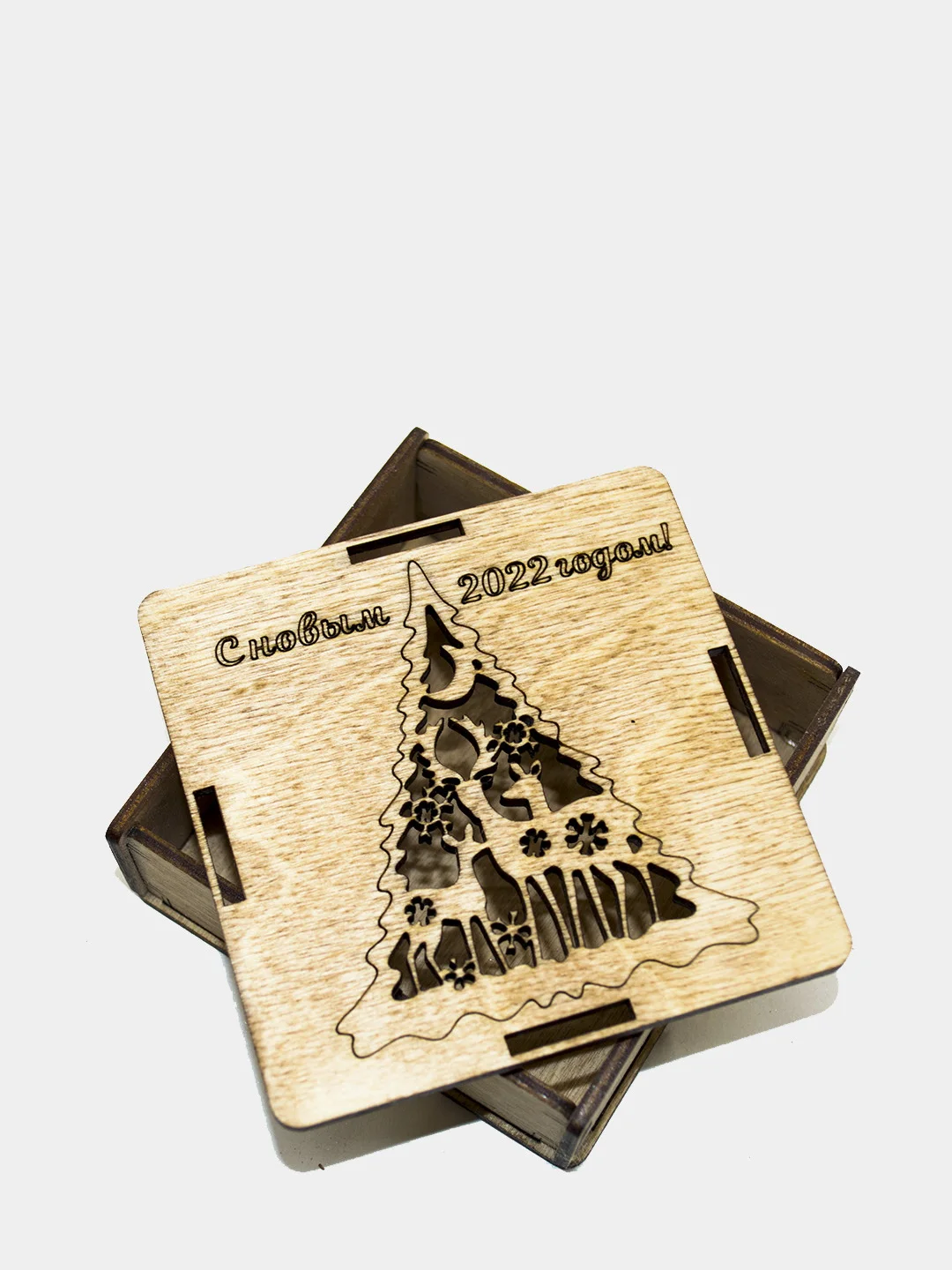 Елочные игрушки из фанеры в деревянной коробке 85х80