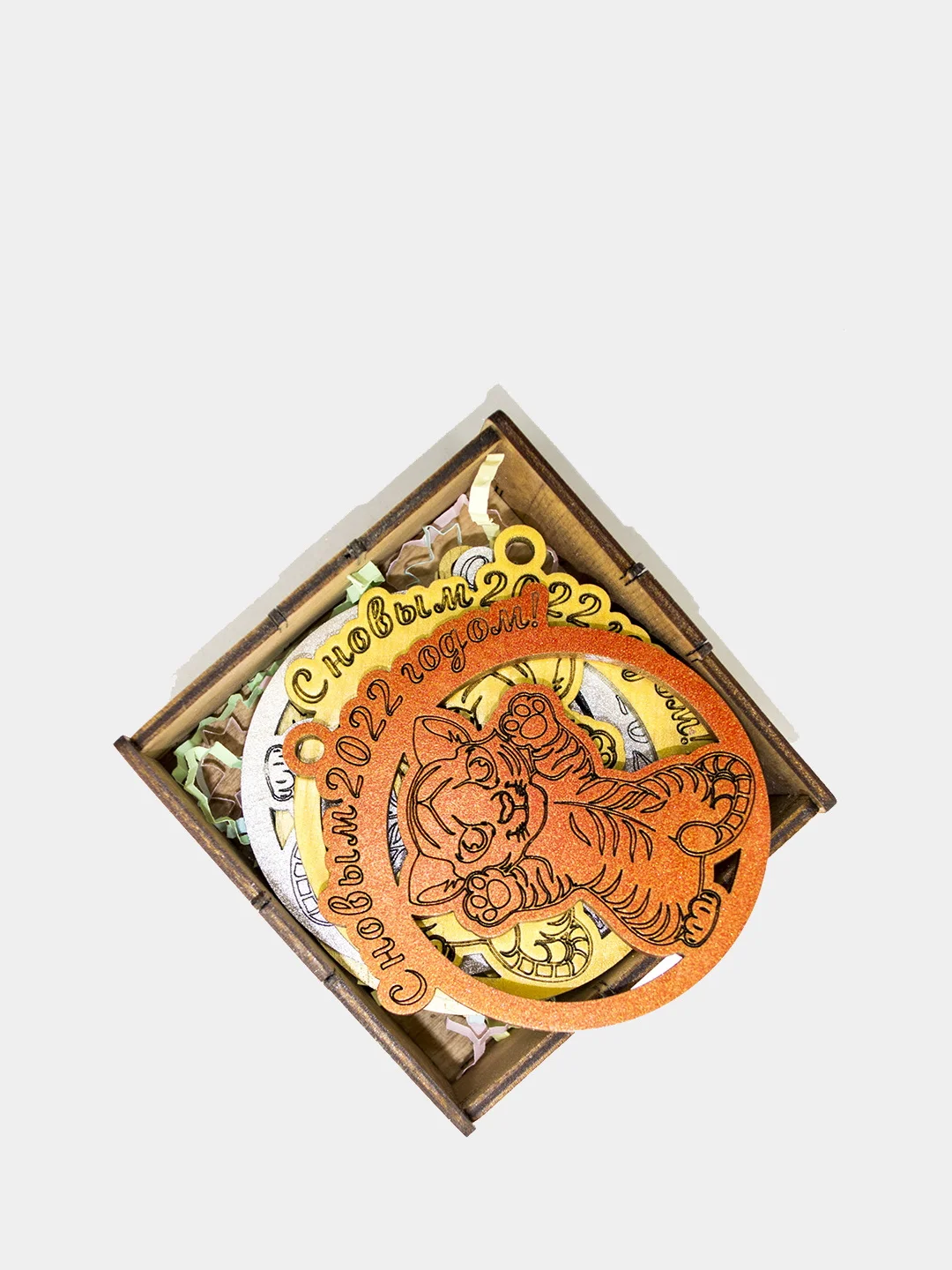 Елочные игрушки из фанеры в деревянной коробке 85х80