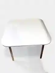 Стол квадратный
