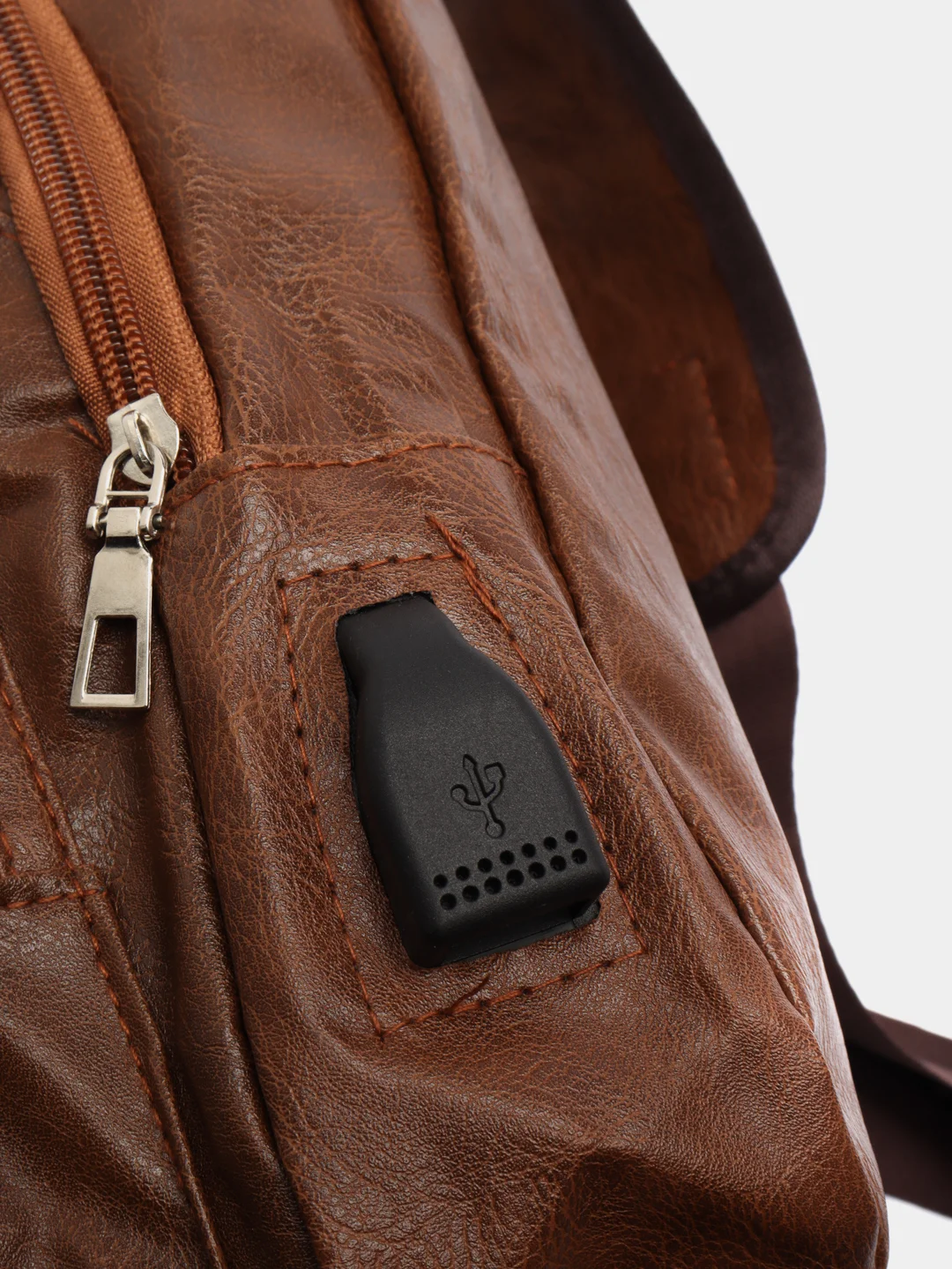 Терракотовый классический однолямочный рюкзак Q1 с USB разъёмом + USB кабель в комплекте