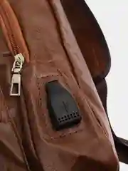 Терракотовый классический однолямочный рюкзак Q1 с USB разъёмом + USB кабель в комплекте