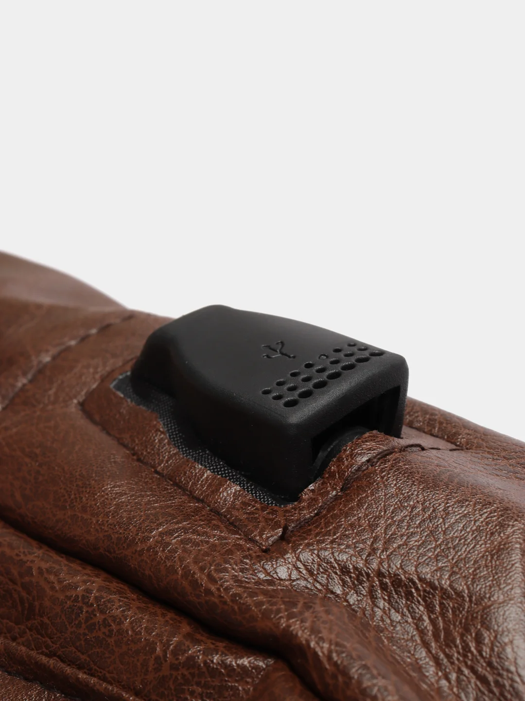 Коричневый классический однолямочный рюкзак Q1 с USB разъёмом + USB кабель в комплекте