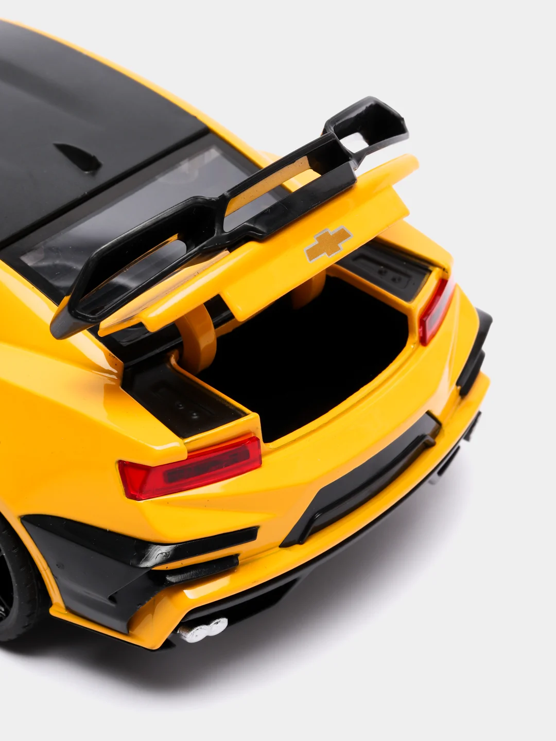 Желтый металлическая машина Chevrolet Camaro 1:24