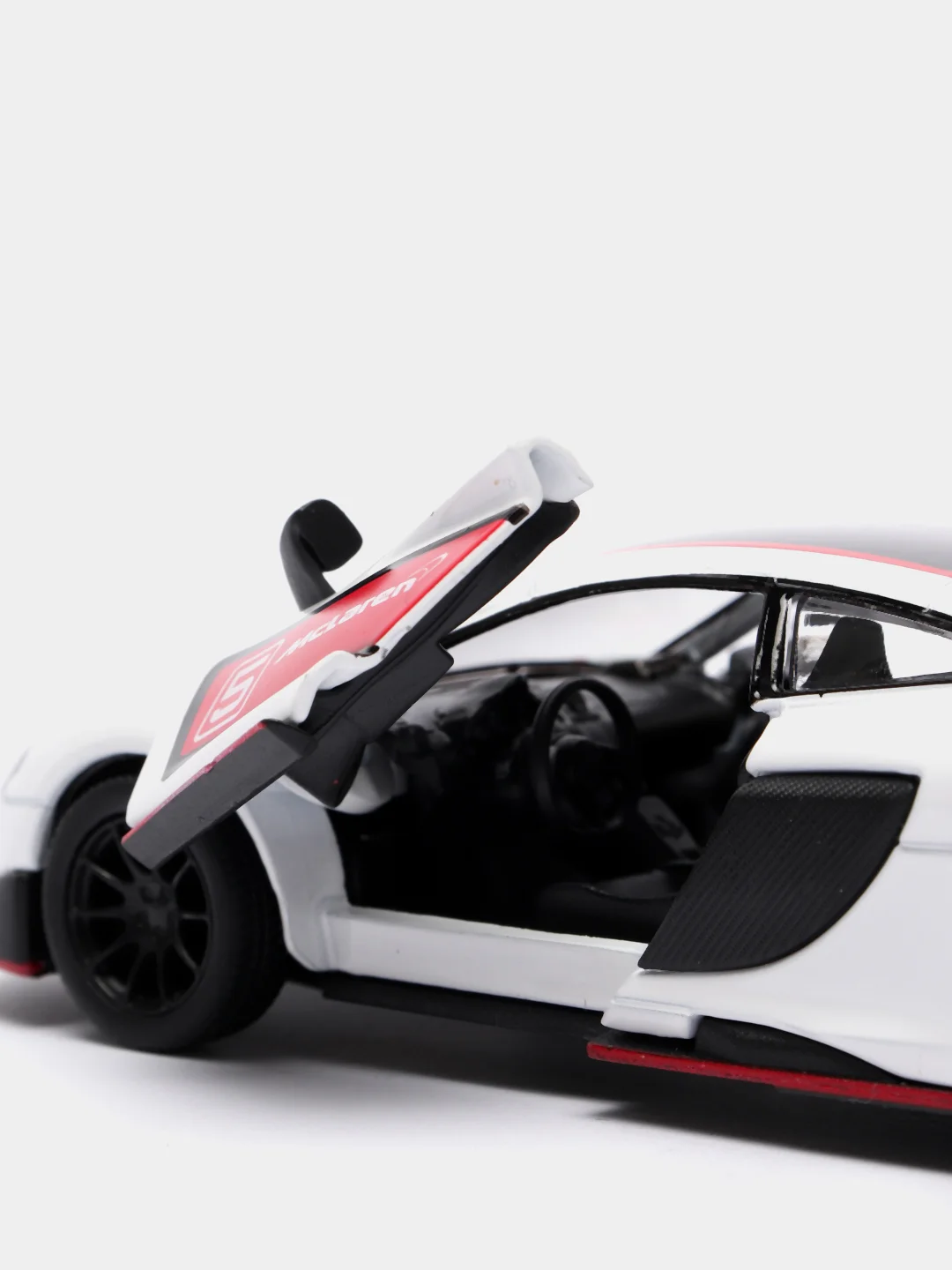 Белый mclaren 675LT with printing KINSMART KT5392DF