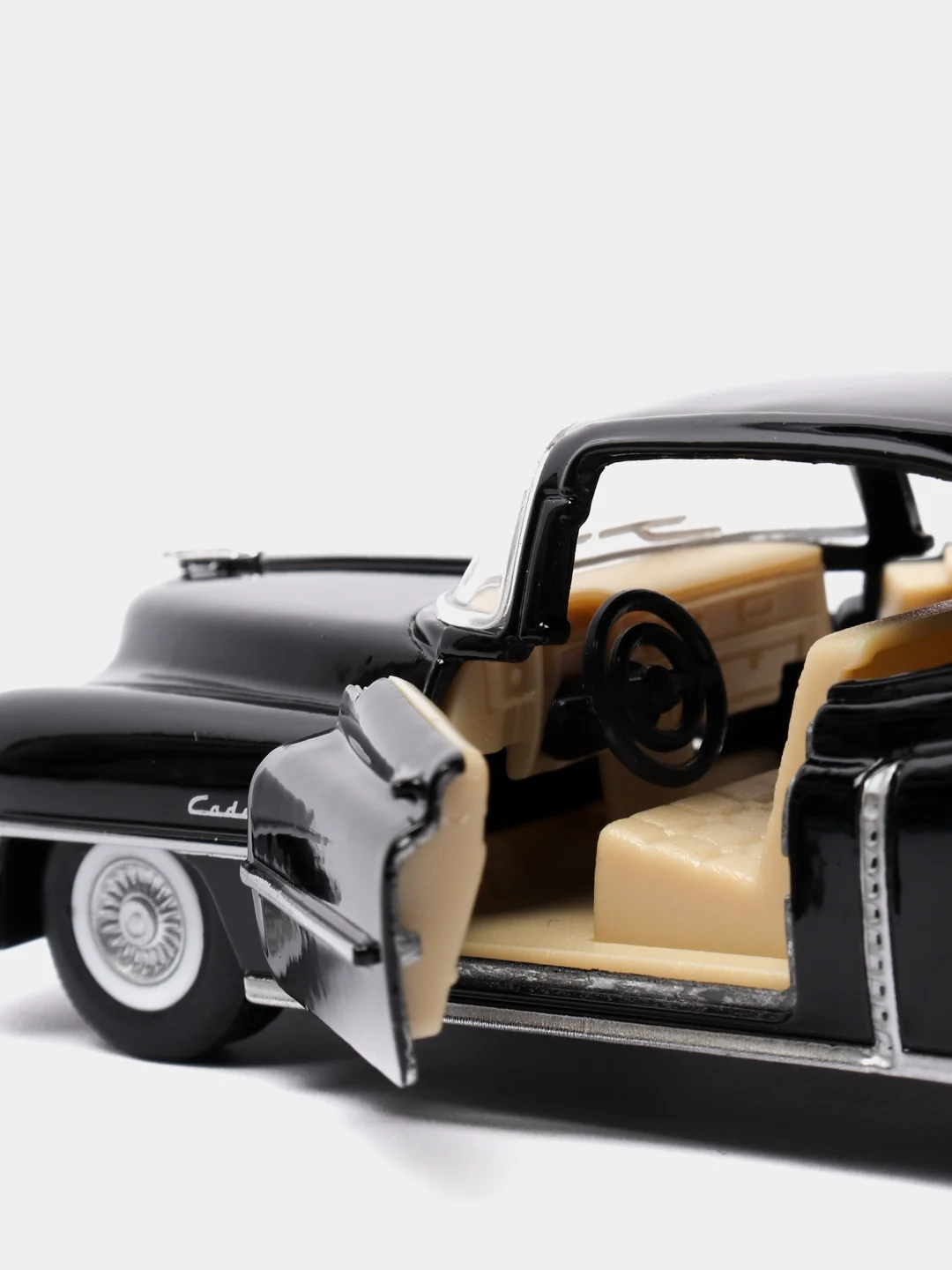Черный 1953 Cadillac Series 62 Coupe KINSMART KT5339D