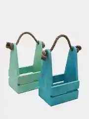Белый деревянный ящик