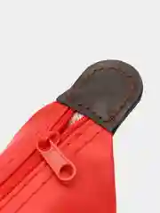 Красный косметичка