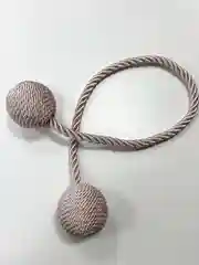 Белый магнит-подхват Amirta Home