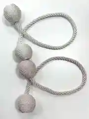 Белый магнит-подхват Amirta Home