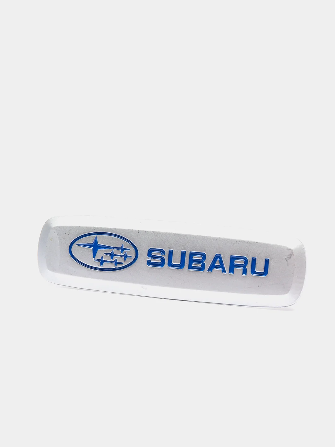 Комплект шильдиков металлических с эмблемой авто "SUBARU" и 4 винтовыми креплениями (Пара)