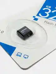 Черный флешка 8, 16, 32, 64 Гб USB SmartBuy Lara
