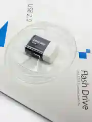 Черный флешка 8, 16, 32, 64 Гб USB SmartBuy Lara