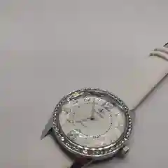 Белый женские кварцевые наручные часы