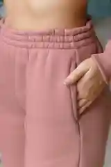 Бежевый спортивный женский костюм
