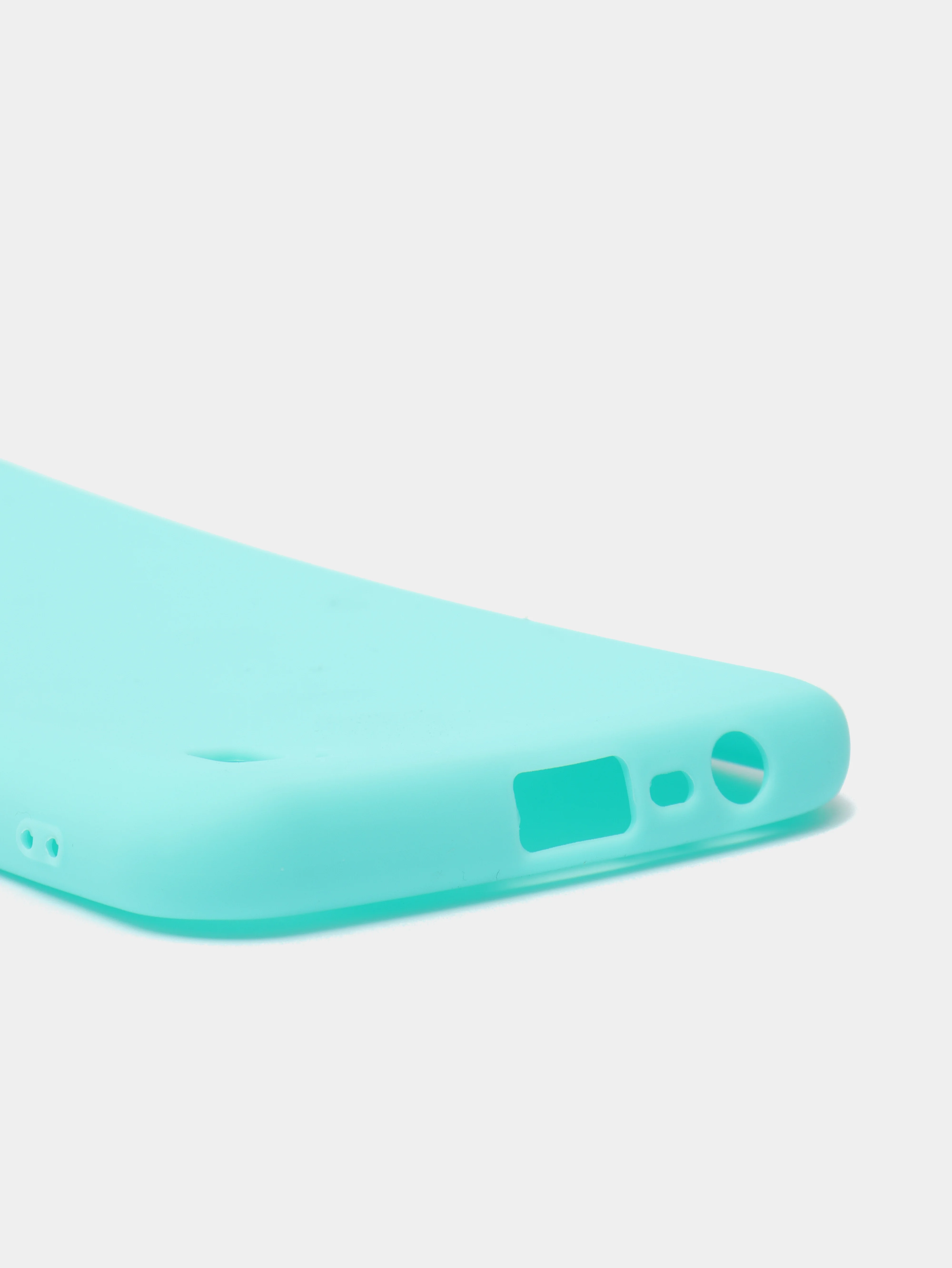 Белый чехол силиконовый Realme C21 Реалми С21 цветной, матовый