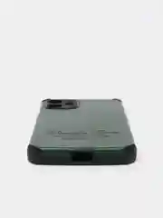 Зеленый чехол Iphone